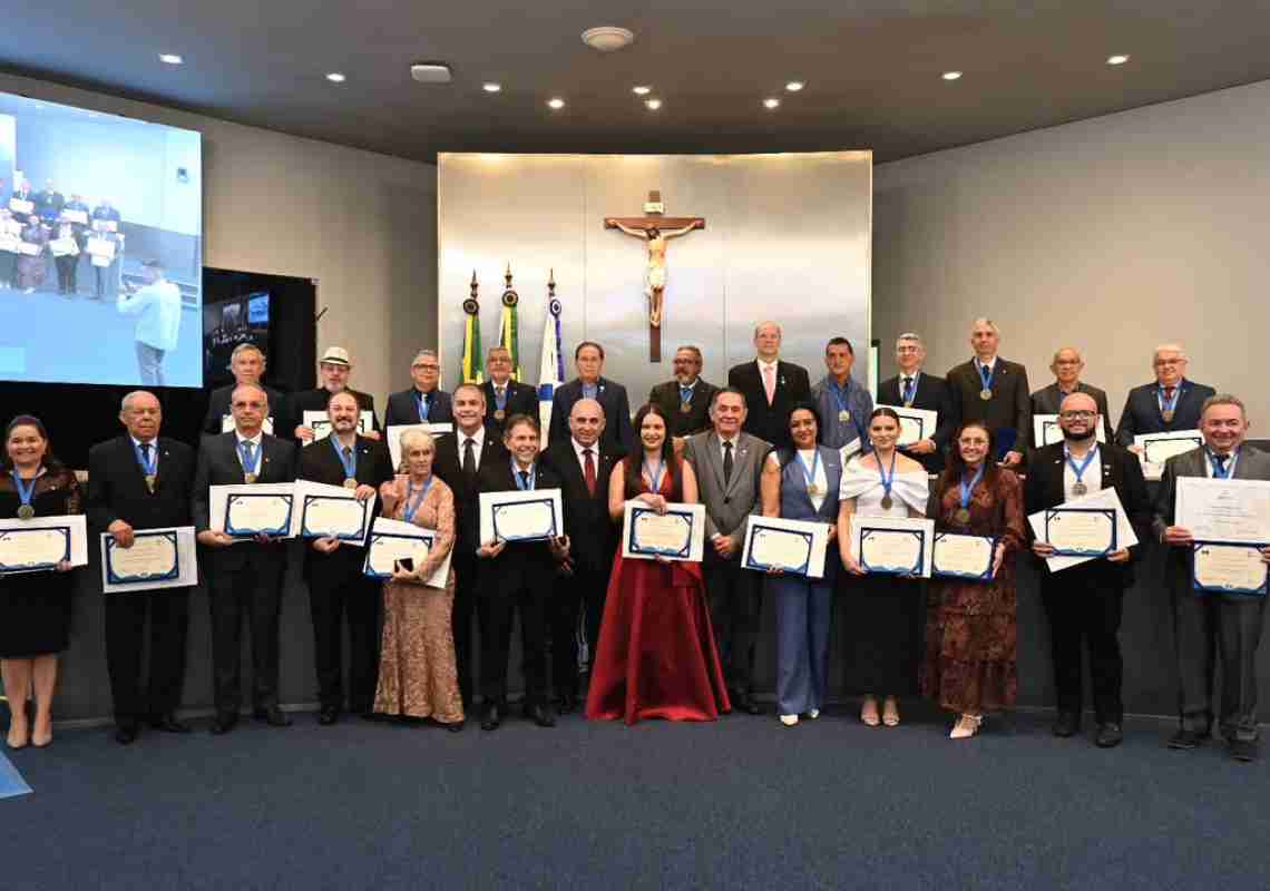 CRA-CE celebra 60 anos da Administração no Brasil com homenagens a profissionais na Câmara Municipal de Fortaleza
